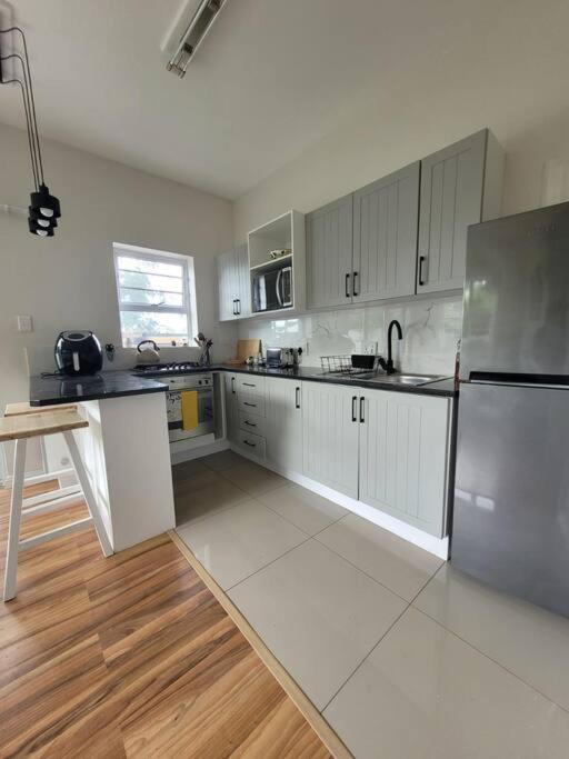 Apartament Downstairs @38 Port Elizabeth Zewnętrze zdjęcie
