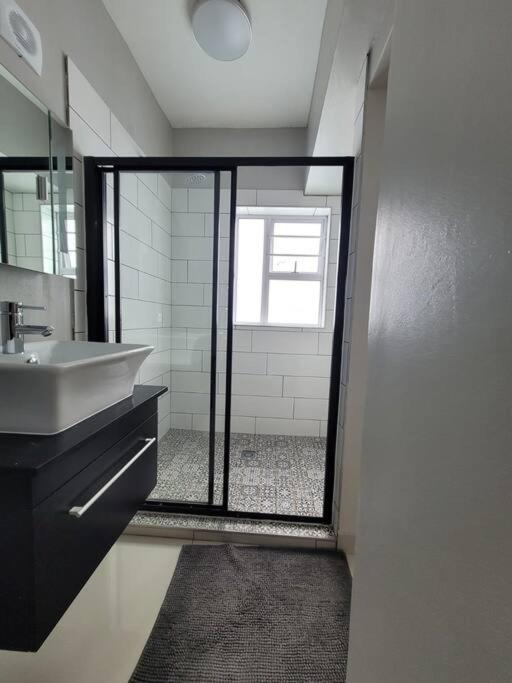 Apartament Downstairs @38 Port Elizabeth Zewnętrze zdjęcie